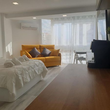 Estudio Amalfi Торре-дель-Мар Экстерьер фото