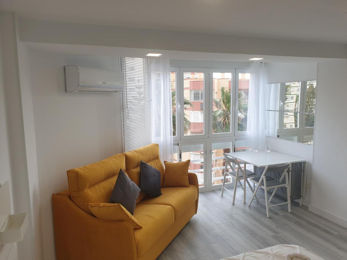 Estudio Amalfi Торре-дель-Мар Экстерьер фото